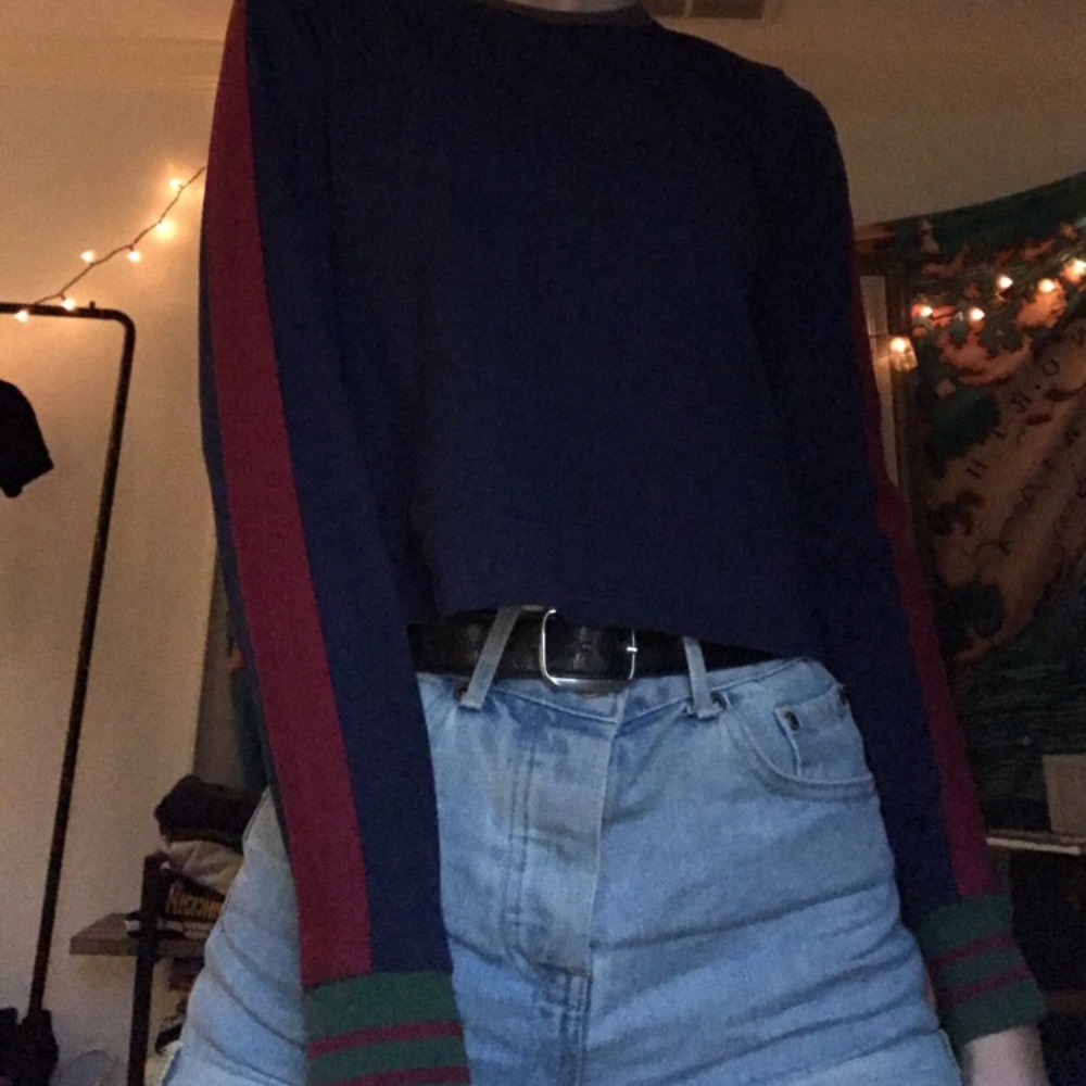 Navy blue cropped long sleeve